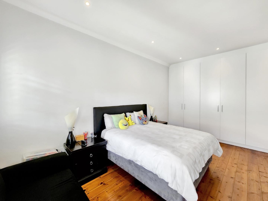 3 Bedroom Property for Sale in Sea Point Western Cape